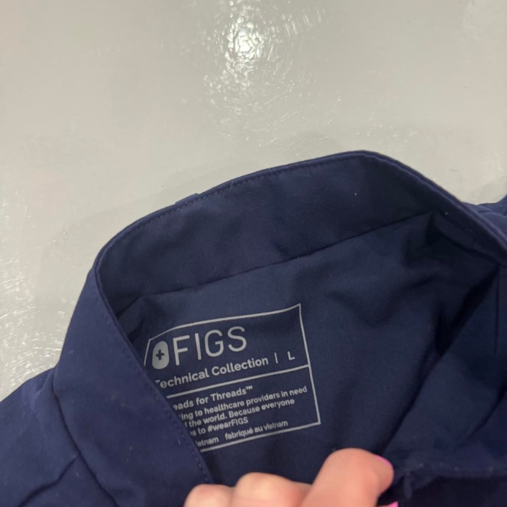 Figs scrub jacket - Picture 2 of 3